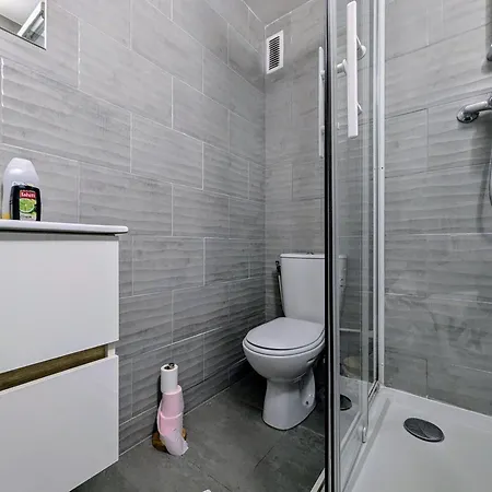 Chic With Parking Apartment Mantes-la-Jolie